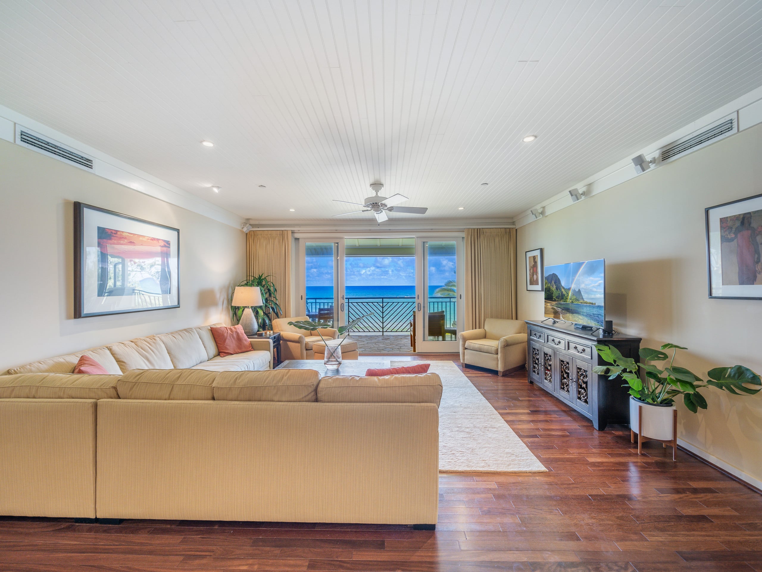 Villa in Kahuku · ★4.96 · 4 bedrooms · 5 beds · 3 private baths - Image 3