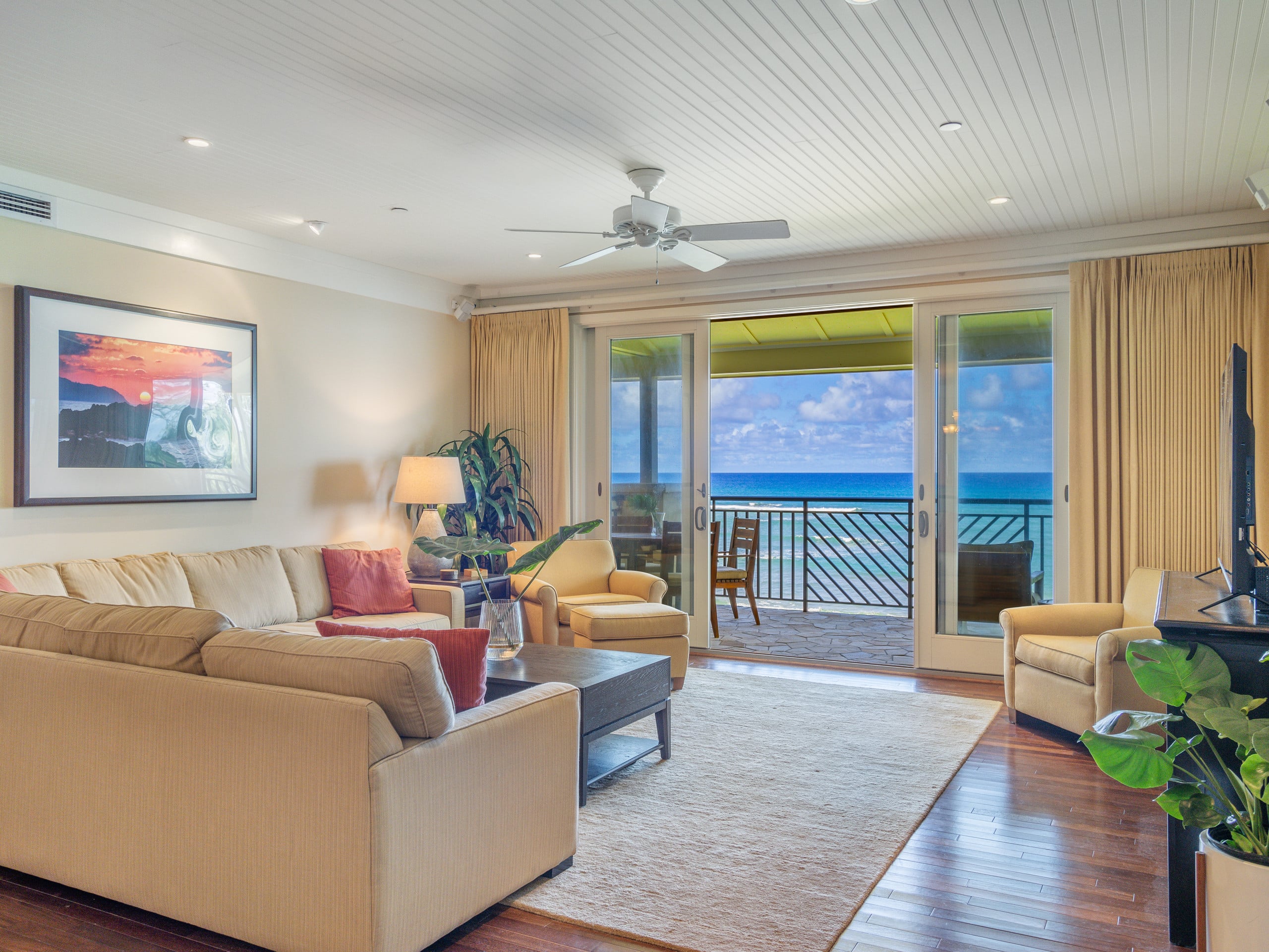 Villa in Kahuku · ★4.96 · 4 bedrooms · 5 beds · 3 private baths - Image 2
