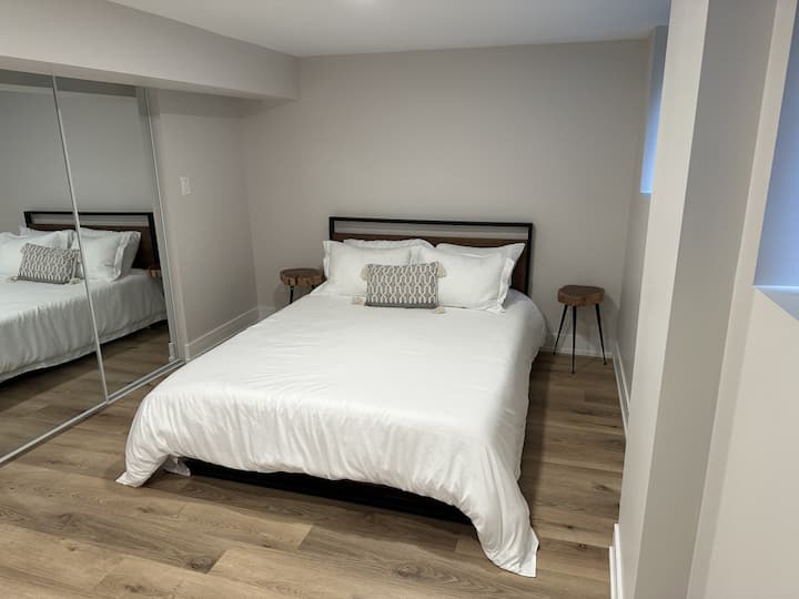 Dhoma e gjumit 6  - krevat dopio "queen" në bodrum