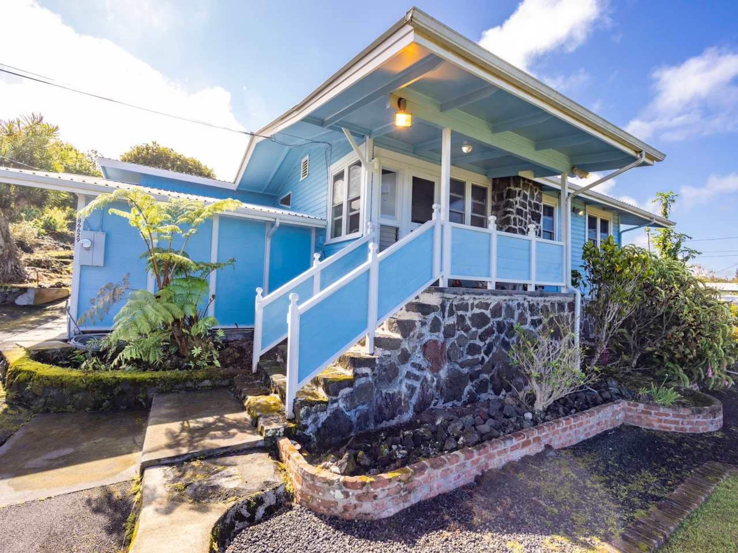 Home in Holualoa · ★4.87 · 3 bedrooms · 4 beds · 2 baths - Photo 17