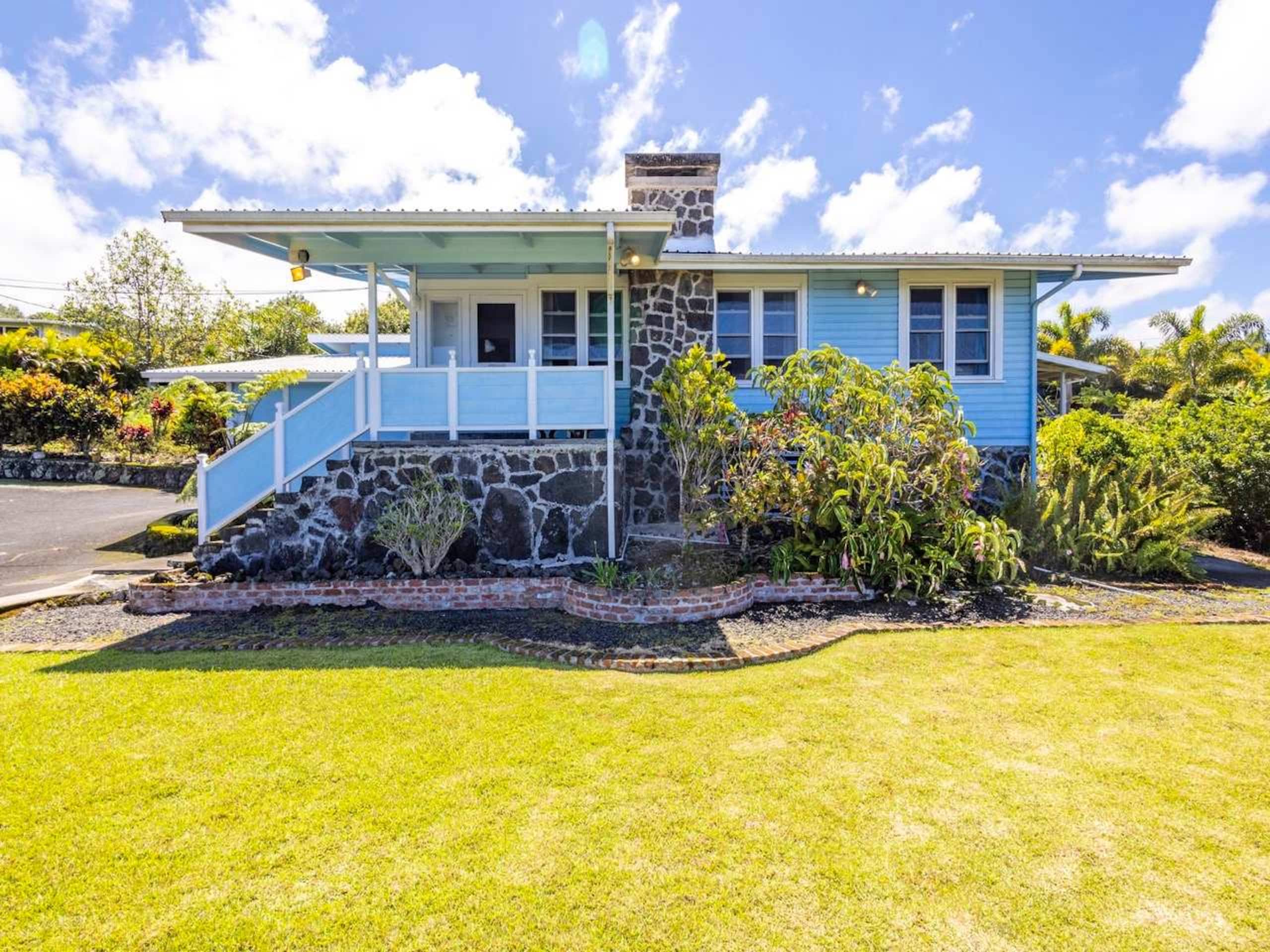 Home in Holualoa · ★4.87 · 3 bedrooms · 4 beds · 2 baths - Photo 15