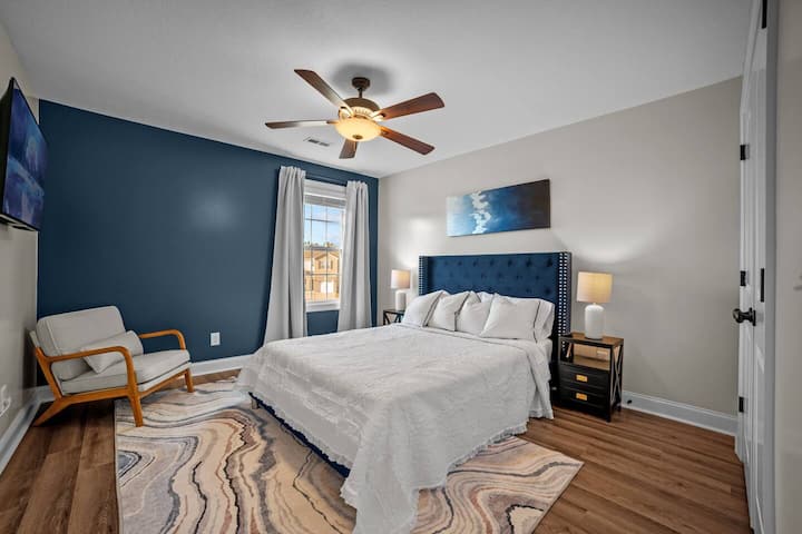 Chambre Queen Size à l'étage