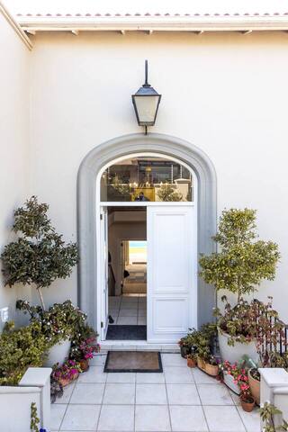 House in Upper Claremont gallery image 5