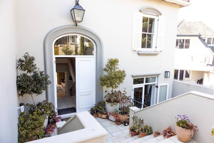 House in Upper Claremont gallery image 4