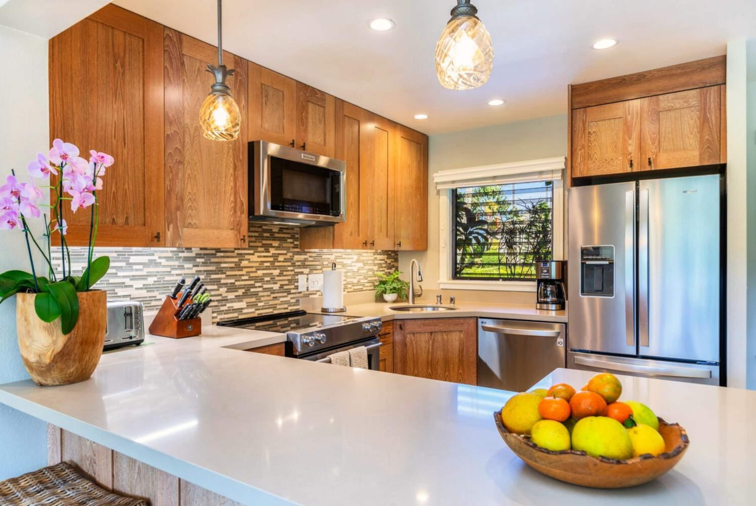 Updated Ground Floor Escape w/ Lanai & Pool - Photo 12