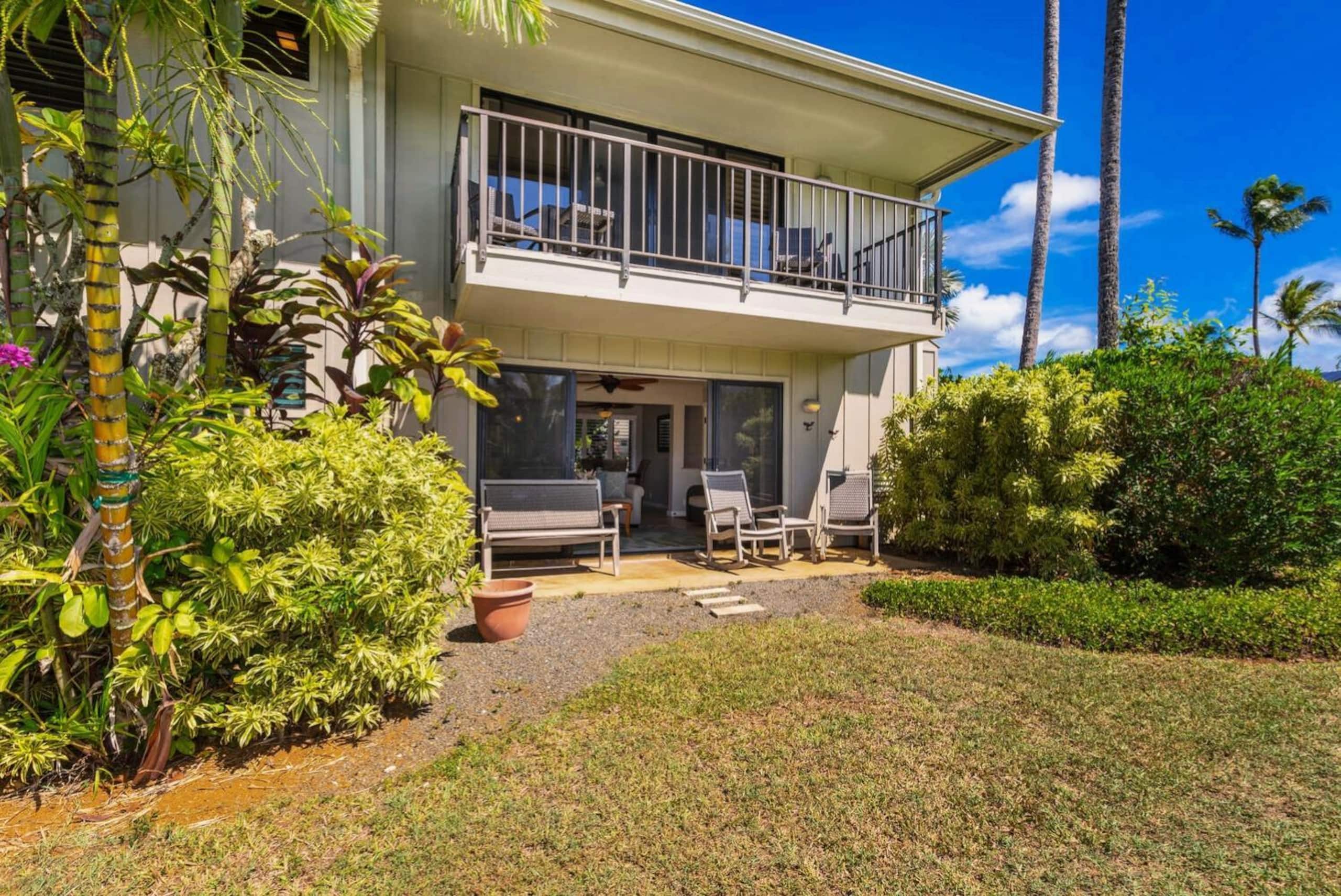 Updated Ground Floor Escape w/ Lanai & Pool - Photo 8