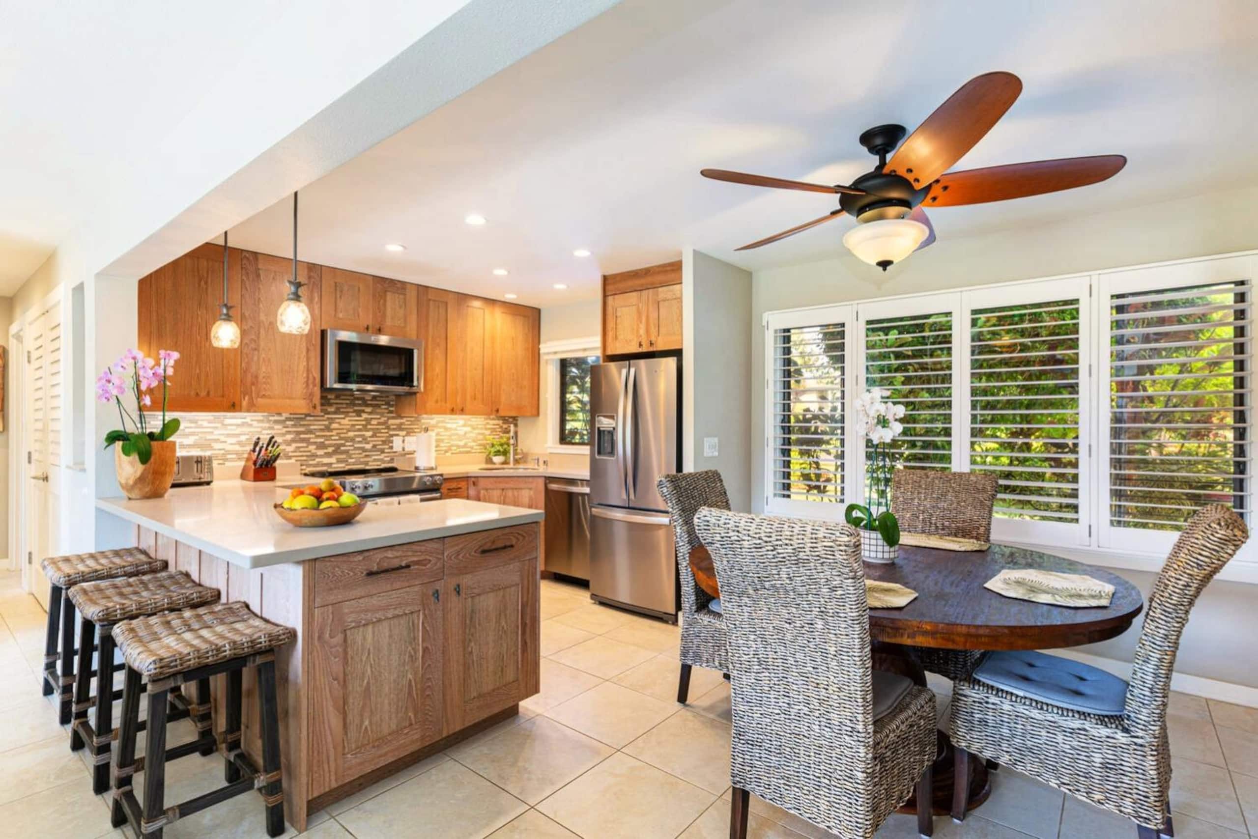Updated Ground Floor Escape w/ Lanai & Pool - Photo 10