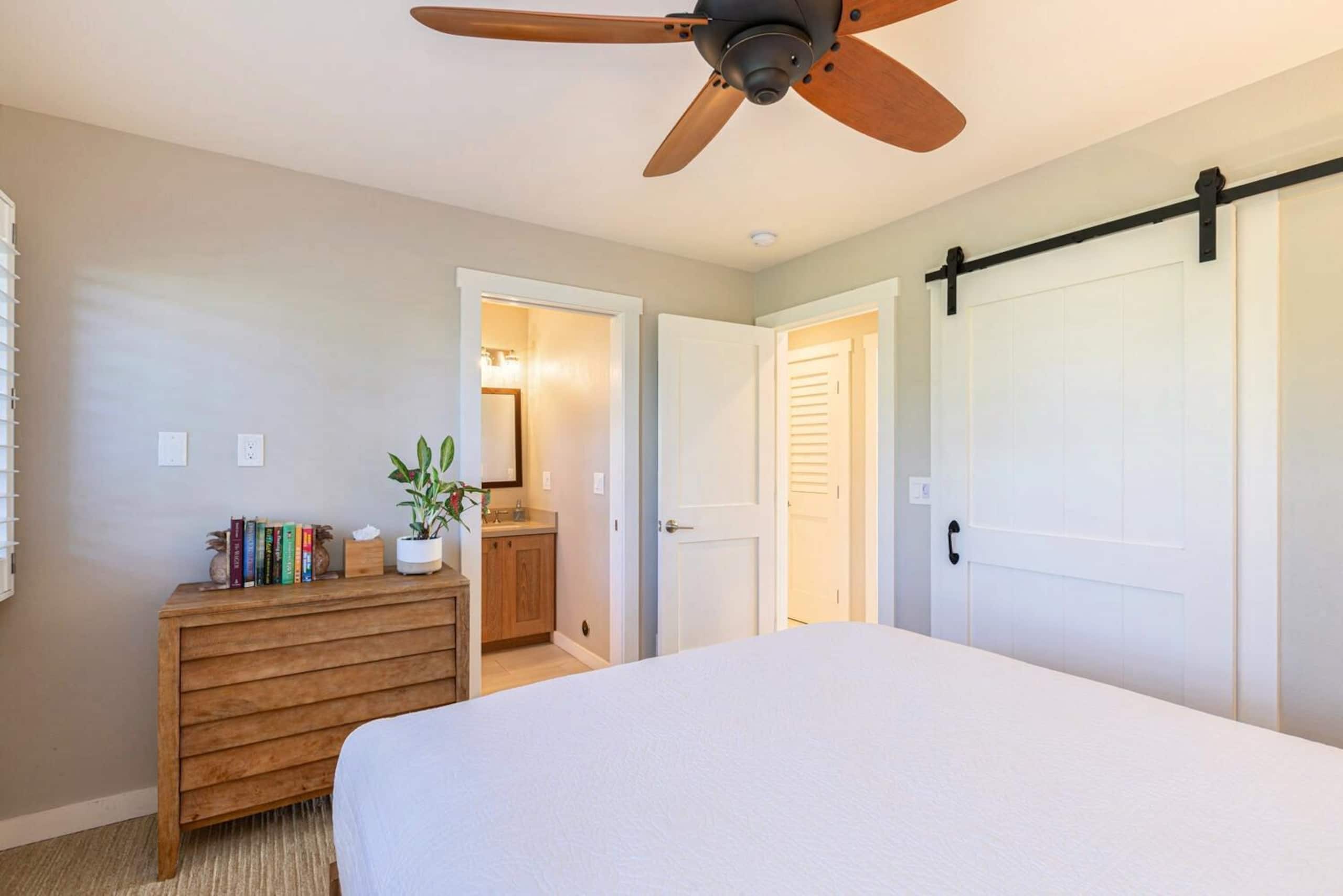 Updated Ground Floor Escape w/ Lanai & Pool - Photo 18