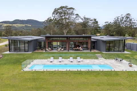 Chris' - Designer Masterpiece in Kangaroo Valley
