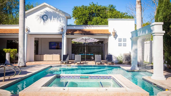 Luxe Mansion: Cinema • Pool/Hot Tub • Game • Space