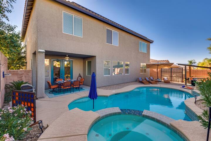 Las Vegas Luxury Villa: Pool, Hot Tub & Games gallery image 2