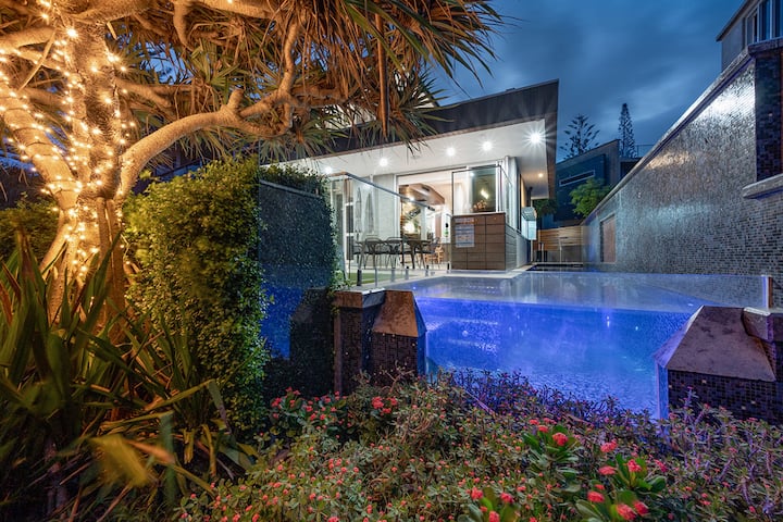Sunshine Luxury – Stunning Pool and Ocean Views