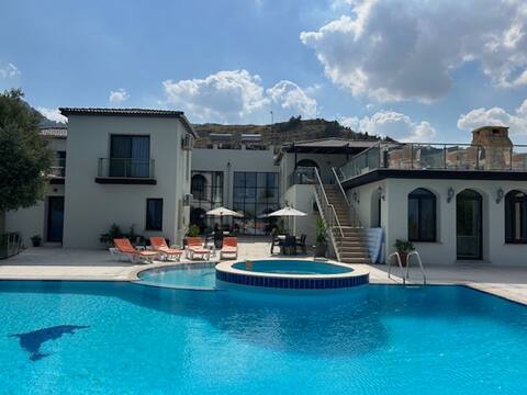 12 bedroom luxury villa for up to 24 people