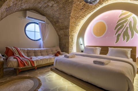 Beit Chams: 3-Suites / Batroun