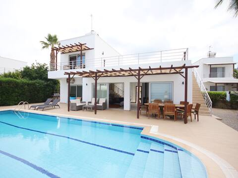 Charming villa with magical sea view, perfect for