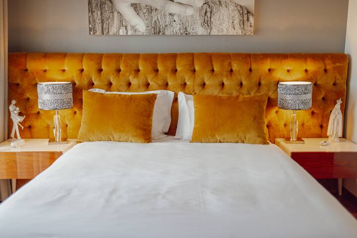 Pool & Cinema Villa by Vacationy gallery image 5