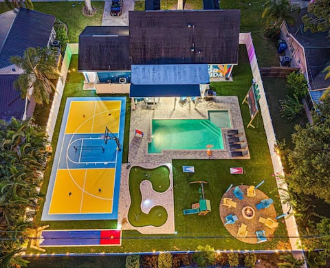 Tropical boho villa w/pool, game yard & theater