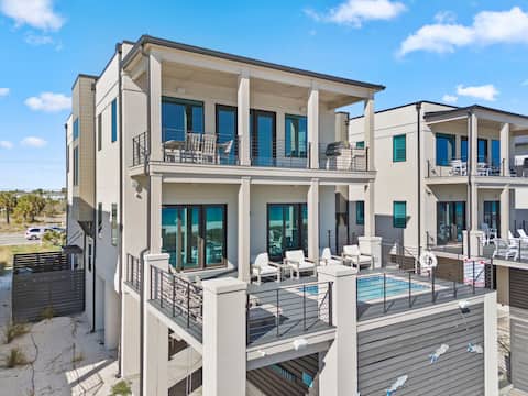 The Lazy Fish-Private Saltwater Pool, Beachfront