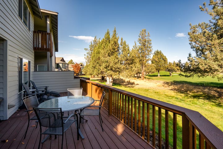 Eagle Crest Hole In One! On The Golf Course! - Redmond, OR