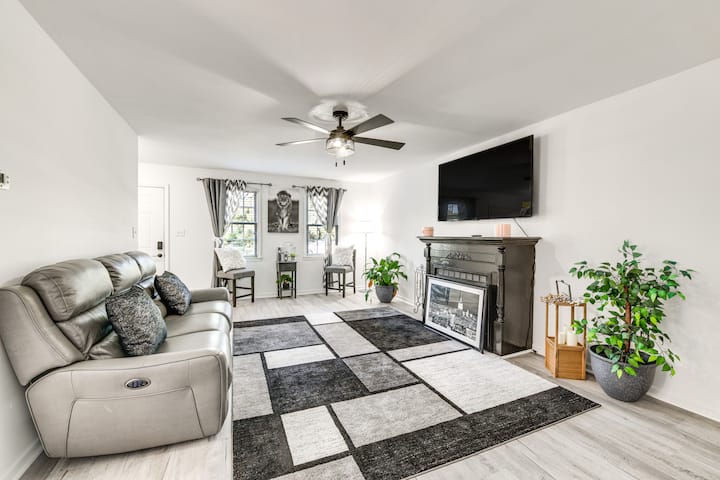 Richmond Home W/ Deck: 1 Mi To Richmond Raceway! - リッチモンド, VA
