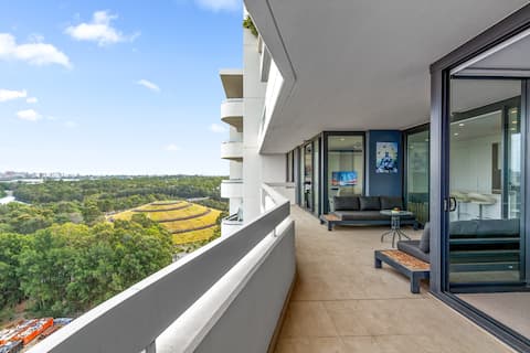 Top performing Airbnb: Luxe 2-Bed: Modern Interiors, Balcony & BBQ Area in Lidcombe