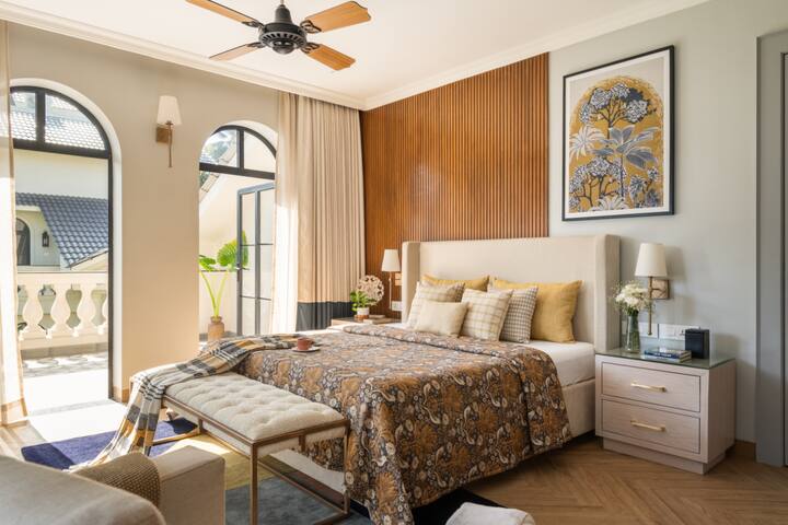 Rooms: Bedroom