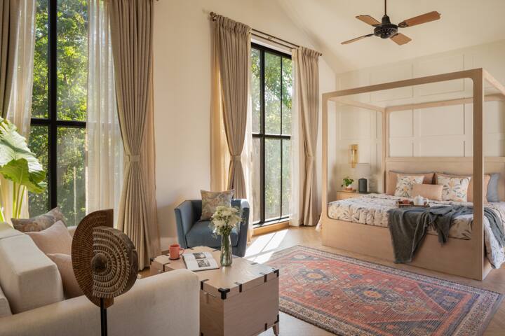 Rooms: Bedroom