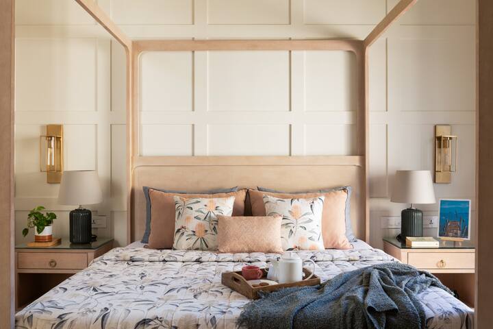 Rooms: Bedroom