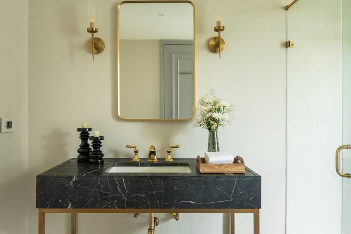 Rooms: Toilet
