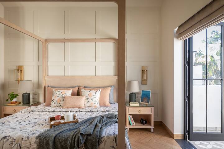 Rooms: Bedroom