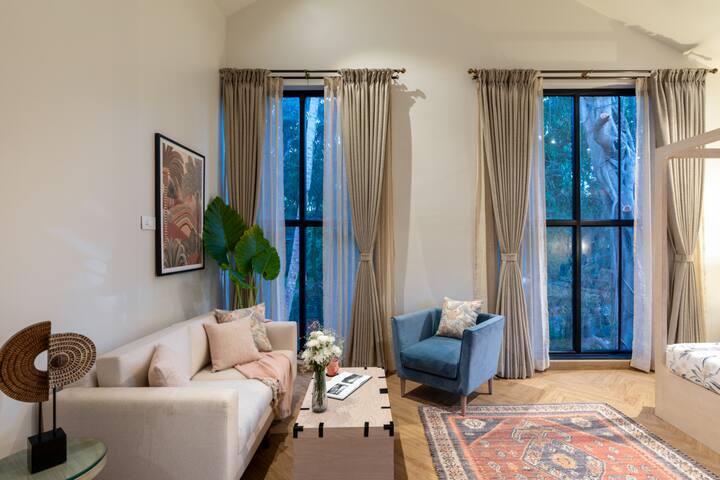 Rooms: Bedroom