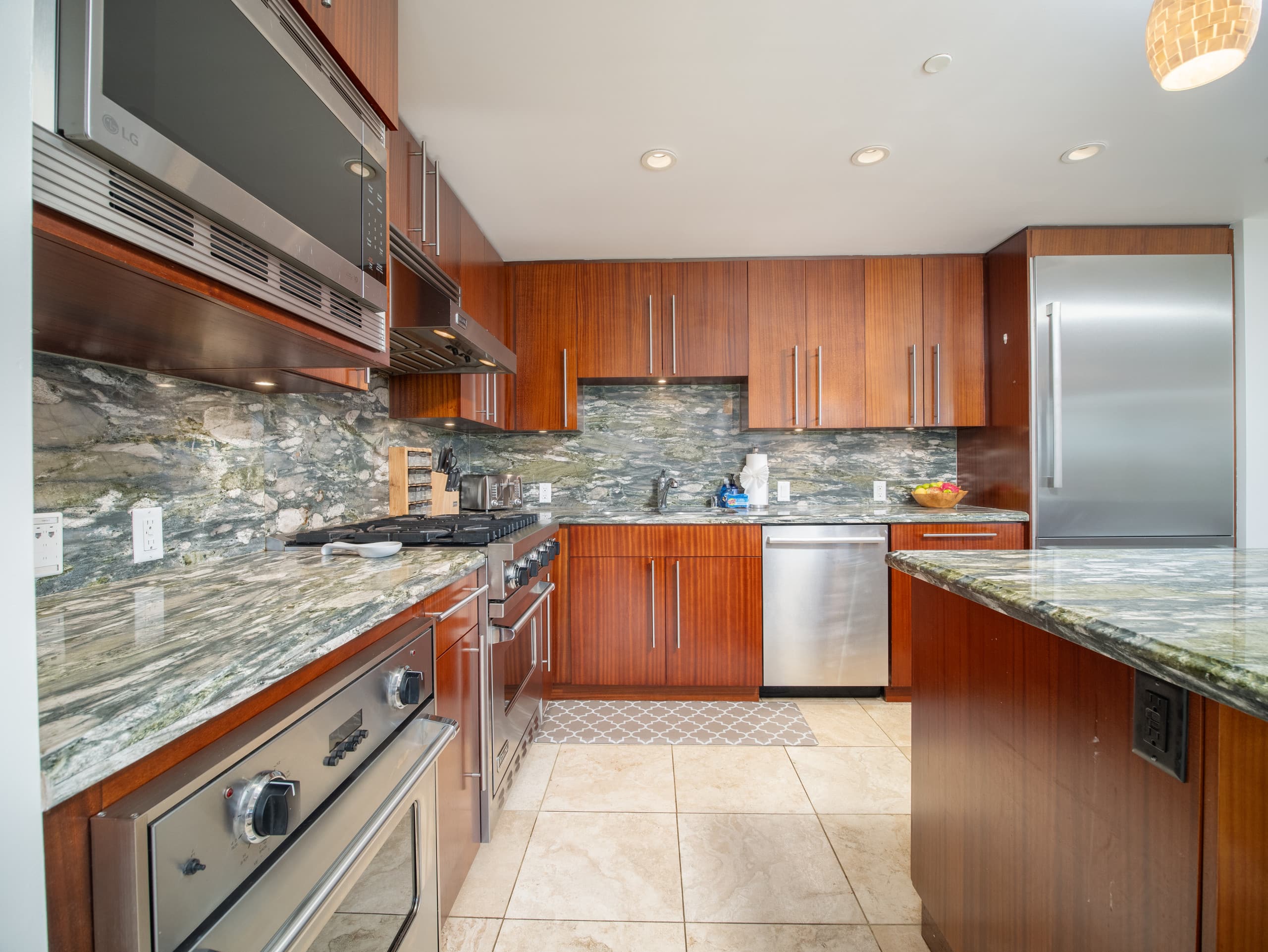 Home in Lahaina · ★5.0 · 3 bedrooms · 4 beds · 3 baths - Image 5