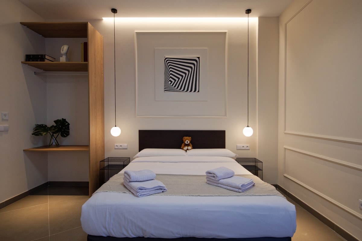 Popular Airbnb listing: Llorens A - Cozy & Smart in Extramurs