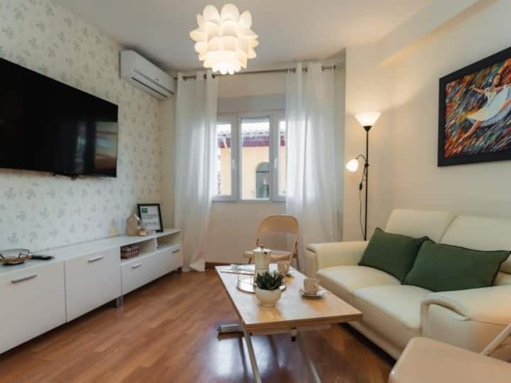 Tuanfitrion Maestro Breton Apartment - グラナダ