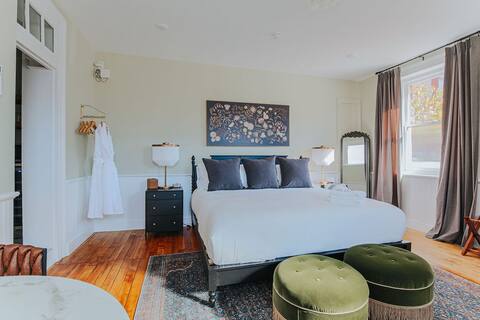 Barristers Row: Entire Property/Downtown Staunton