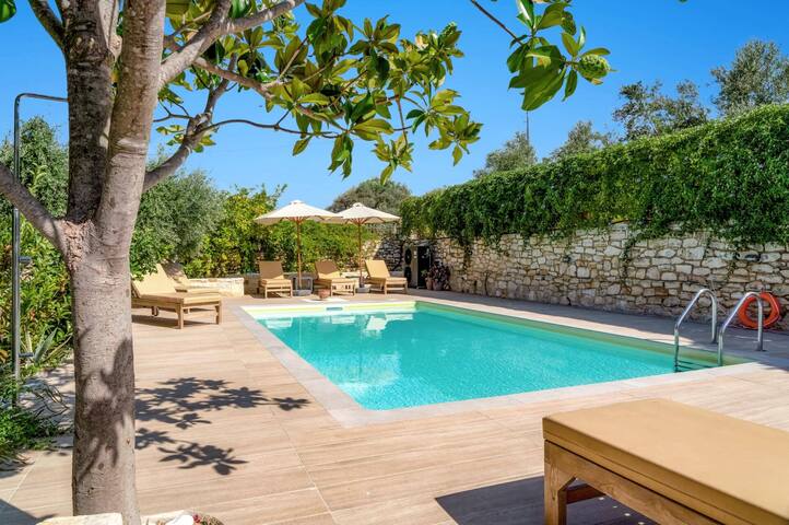 Villa Muse by Villa Plus gallery image 4