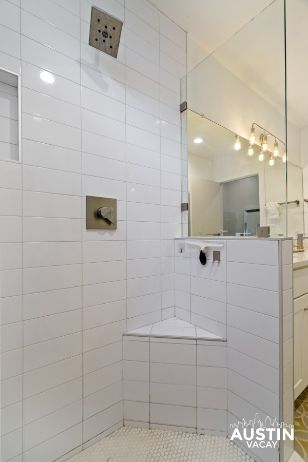 Pet-Friendly East Cesar Chavez Home Near Downtown!