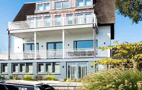 Beautiful home in Loosdrecht with WiFi