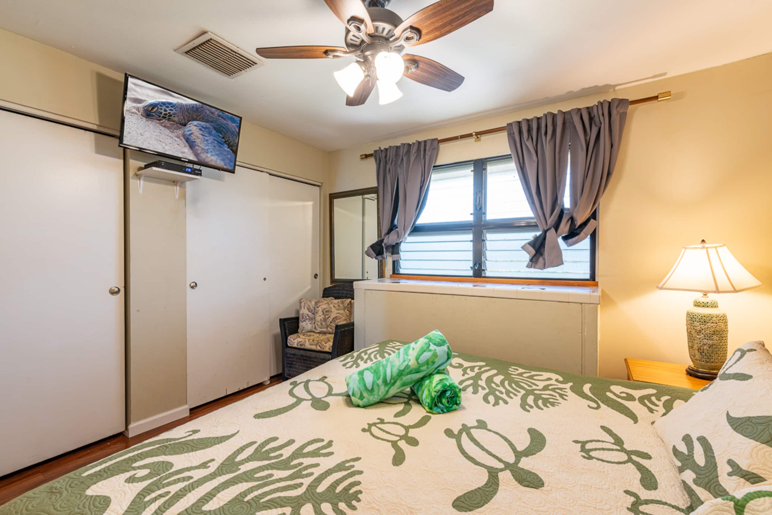 Condo in Lahaina · ★4.77 · 3 bedrooms · 4 beds · 2.5 baths - Image 15