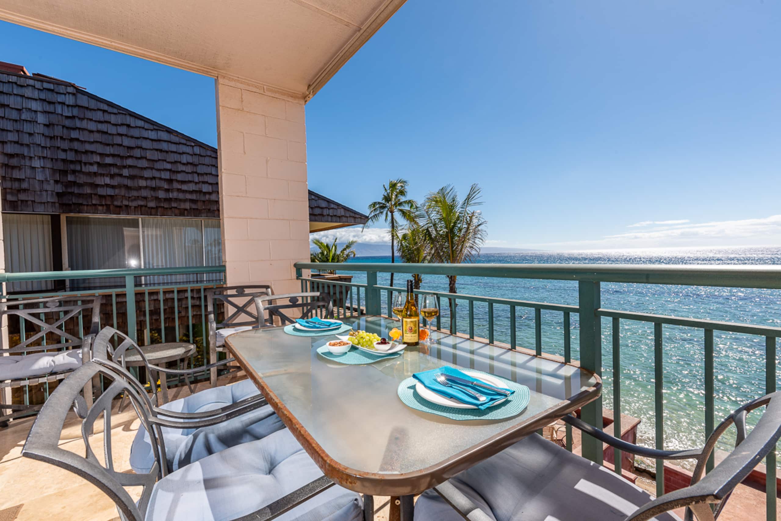 Condo in Lahaina · ★4.77 · 3 bedrooms · 4 beds · 2.5 baths - Image 2