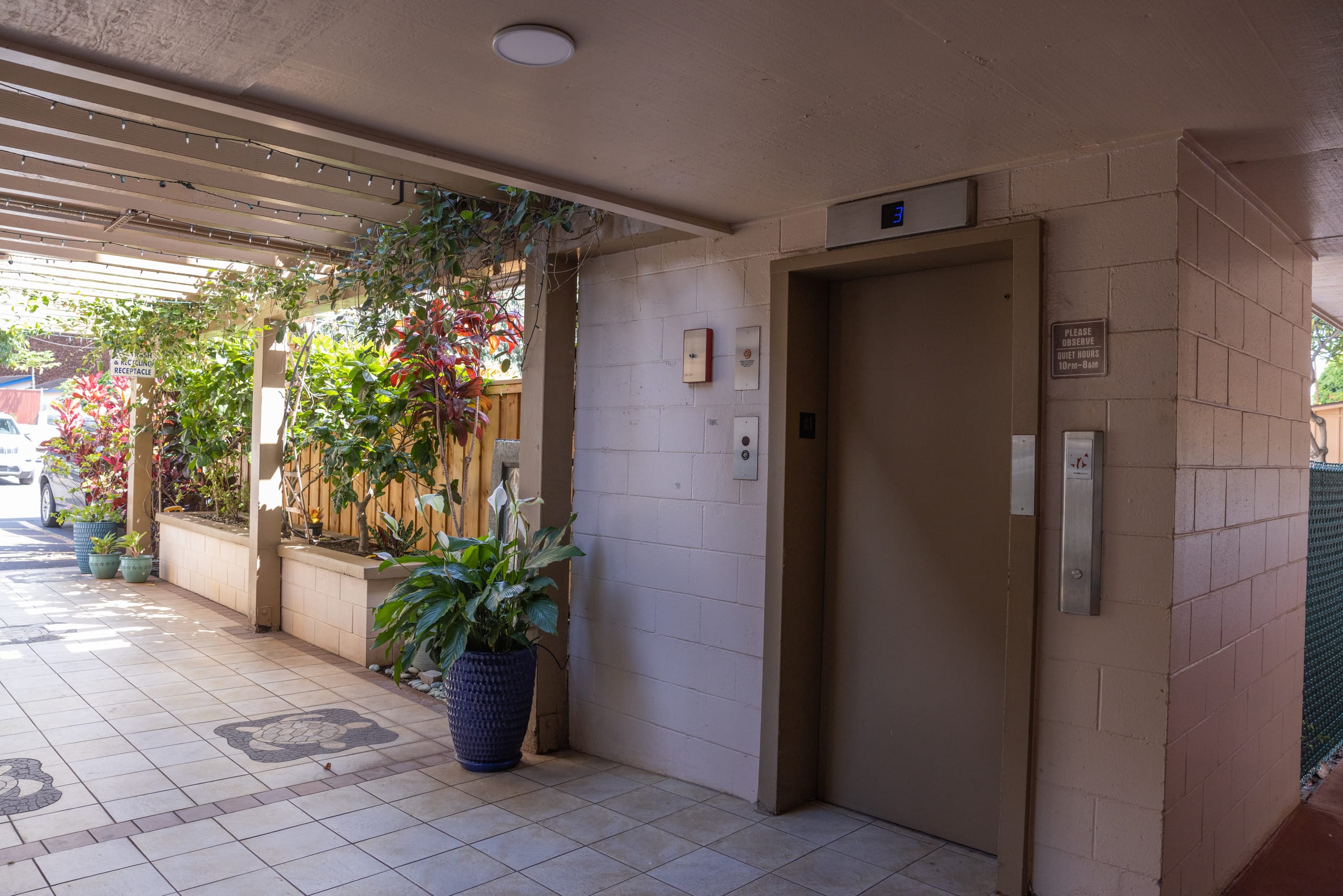 Condo in Lahaina · ★4.45 · 1 bedroom · 1 bed · 1 private bath - Image 11