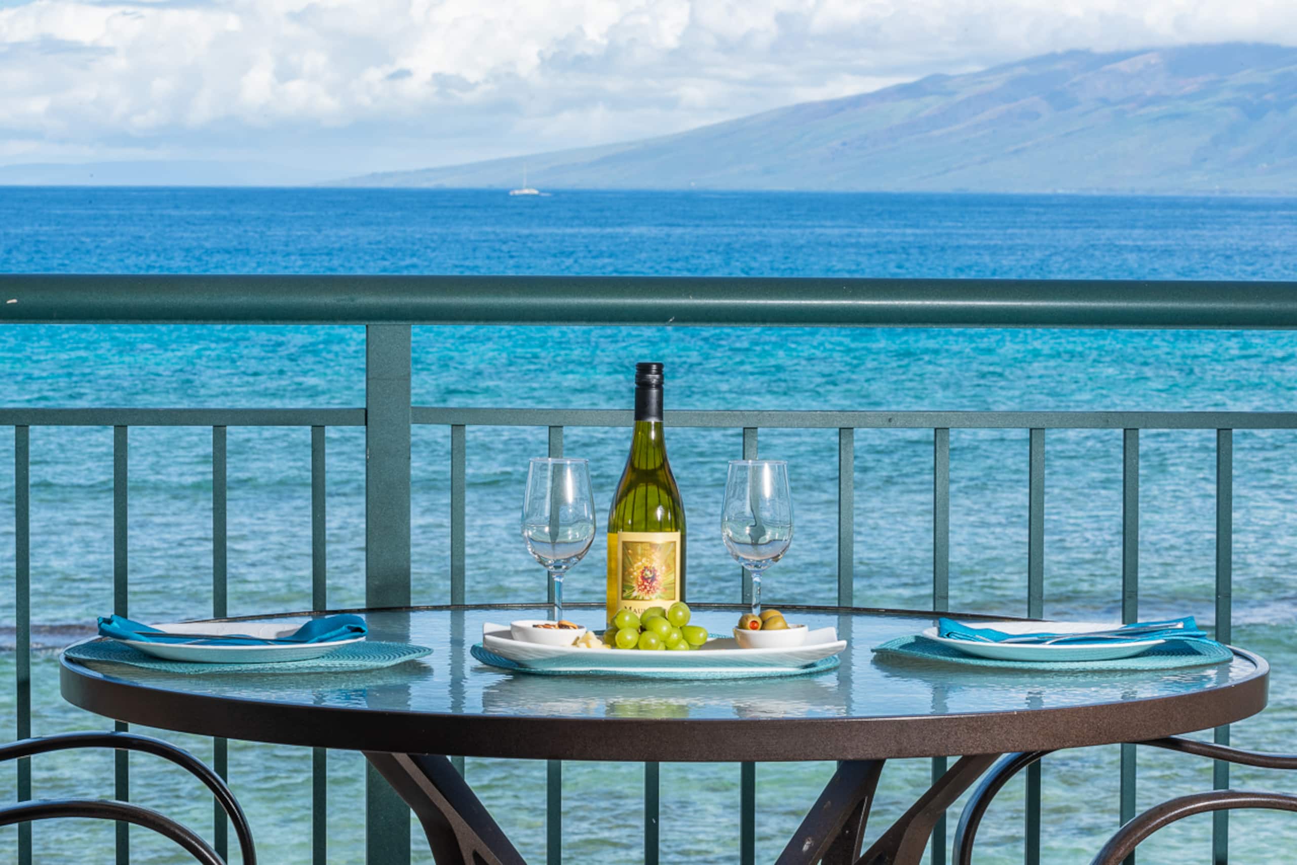 Condo in Lahaina · ★4.97 · 3 bedrooms · 4 beds · 2.5 baths - Image 48
