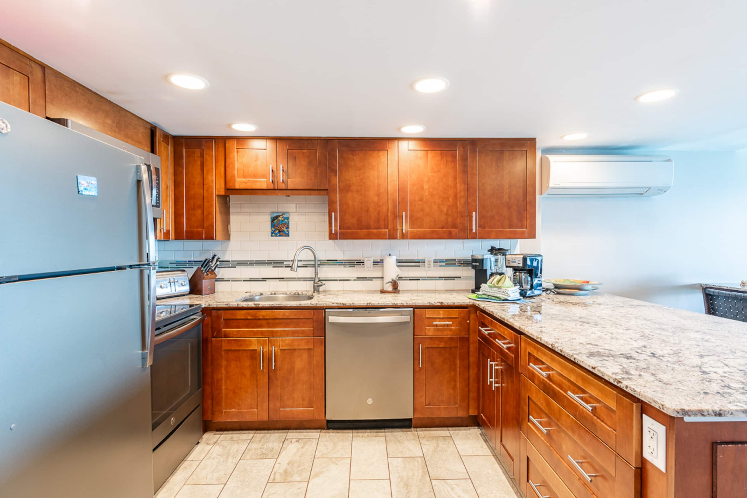 Condo in Lahaina · ★4.97 · 3 bedrooms · 4 beds · 2.5 baths - Image 60