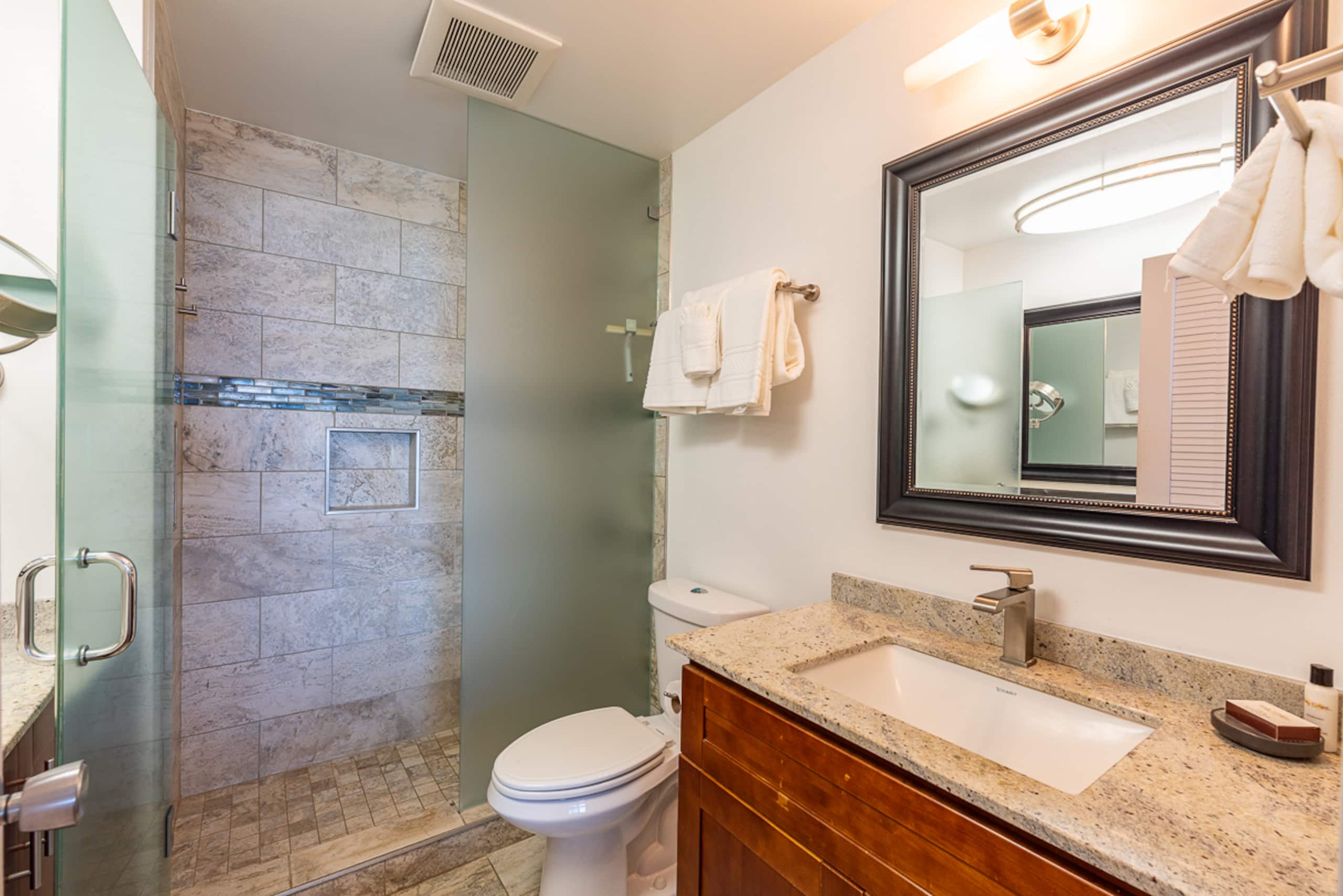 Condo in Lahaina · ★4.97 · 3 bedrooms · 4 beds · 2.5 baths - Image 36