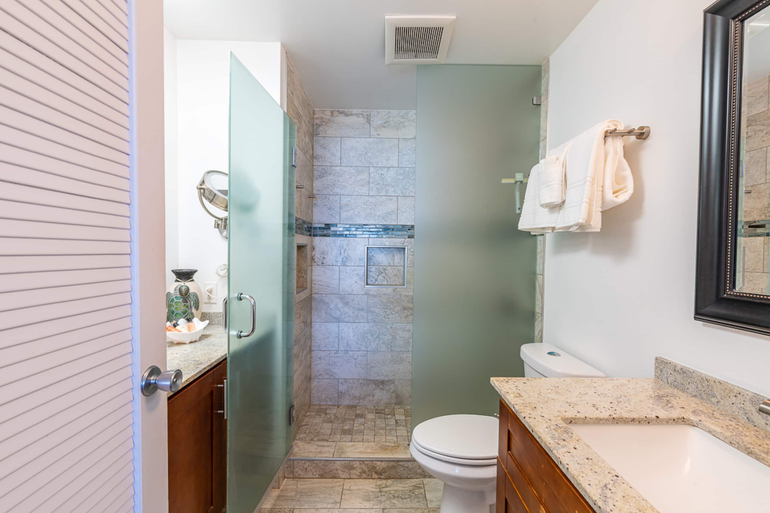 Condo in Lahaina · ★4.97 · 3 bedrooms · 4 beds · 2.5 baths - Image 34