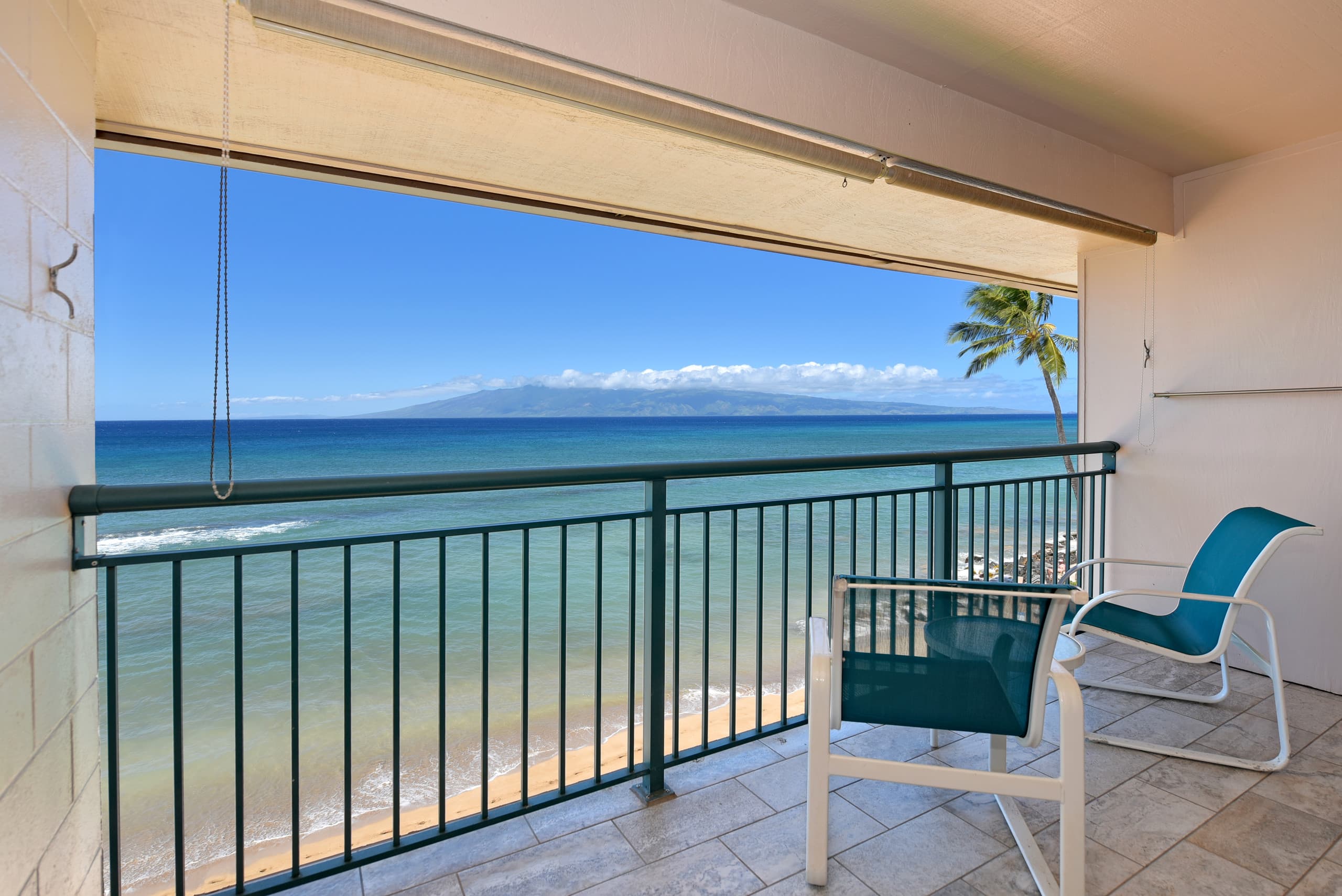 Condo in Lahaina · ★4.97 · 3 bedrooms · 4 beds · 2.5 baths - Image 31