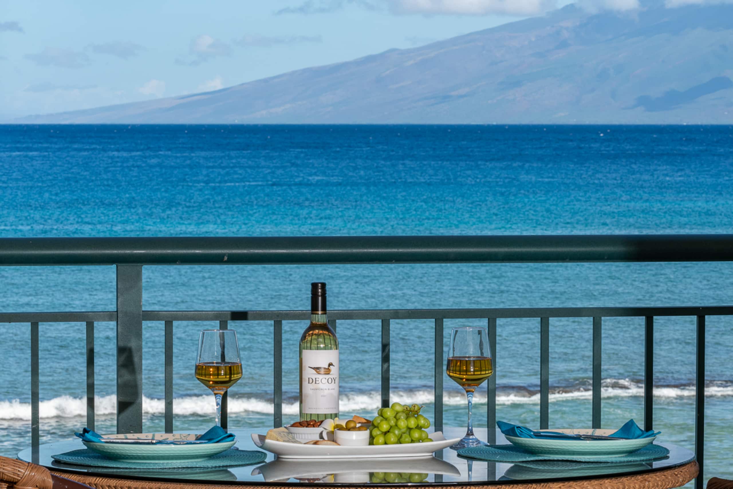 Condo in Lahaina · ★4.93 · 3 bedrooms · 4 beds · 2.5 baths - Image 1