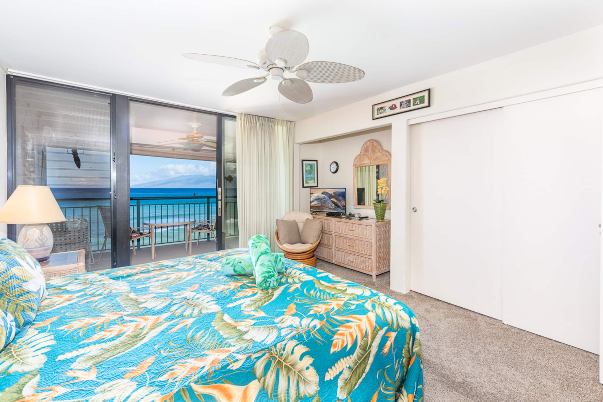 Condo in Lahaina · ★4.93 · 3 bedrooms · 4 beds · 2.5 baths - Image 34