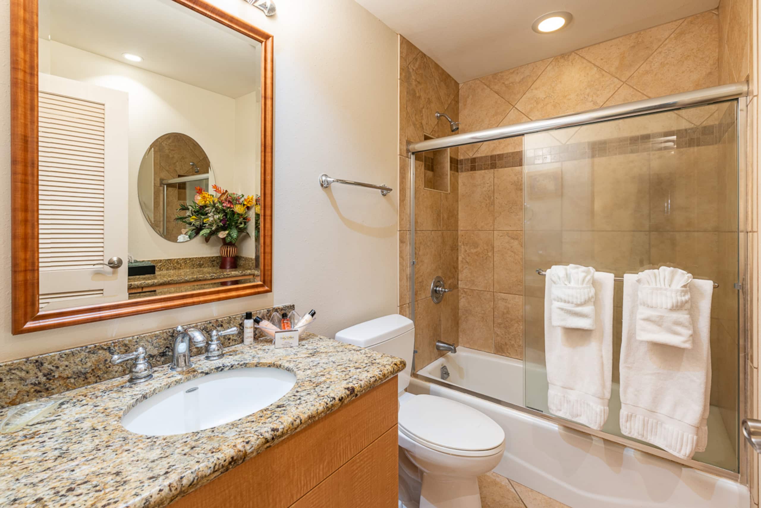 Condo in Lahaina · ★4.93 · 3 bedrooms · 4 beds · 2.5 baths - Image 28
