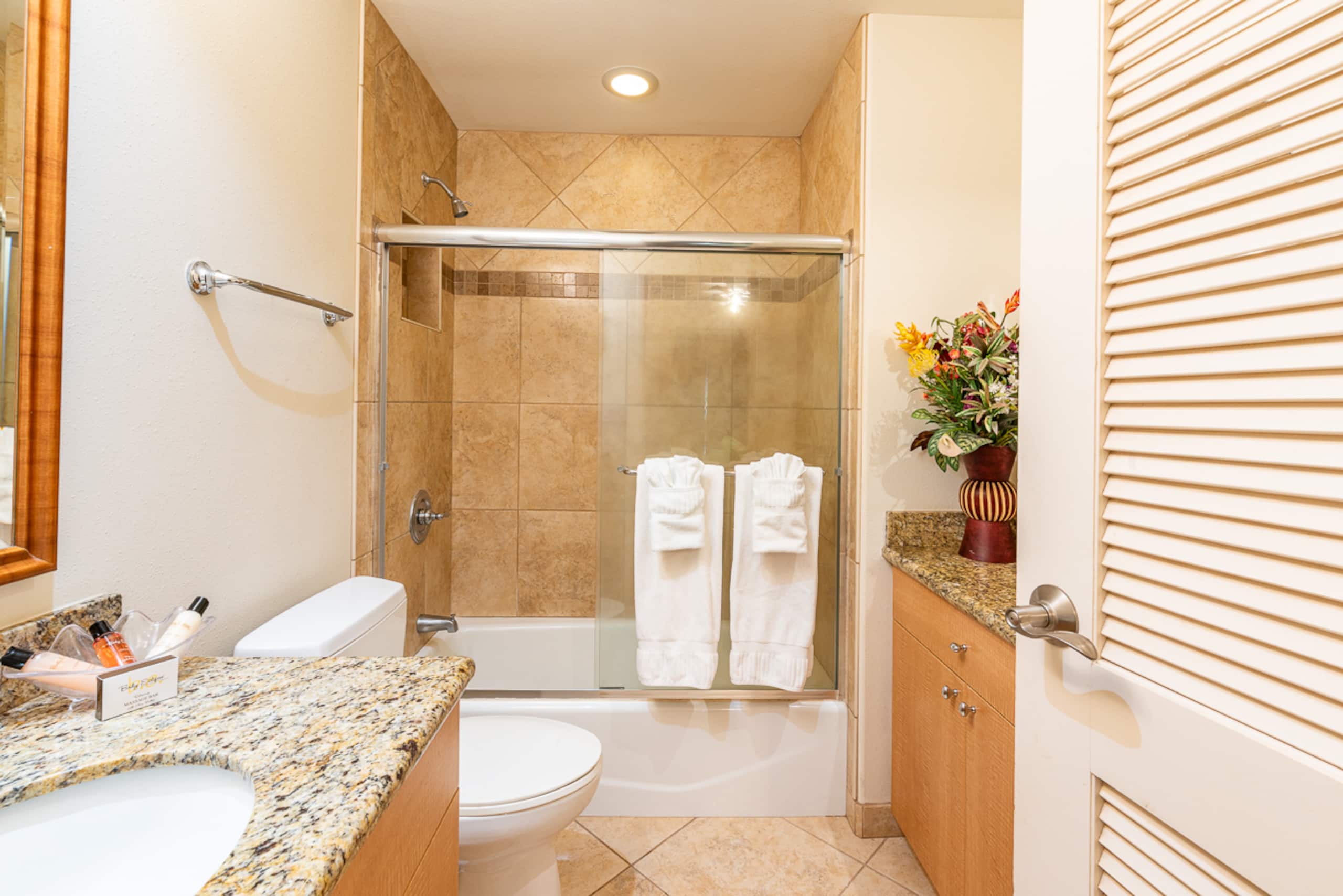Condo in Lahaina · ★4.93 · 3 bedrooms · 4 beds · 2.5 baths - Image 29